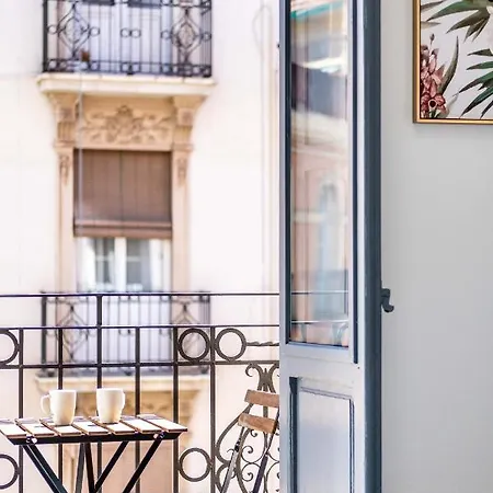 Spacious Apartment With Great Views Valence Extérieur photo